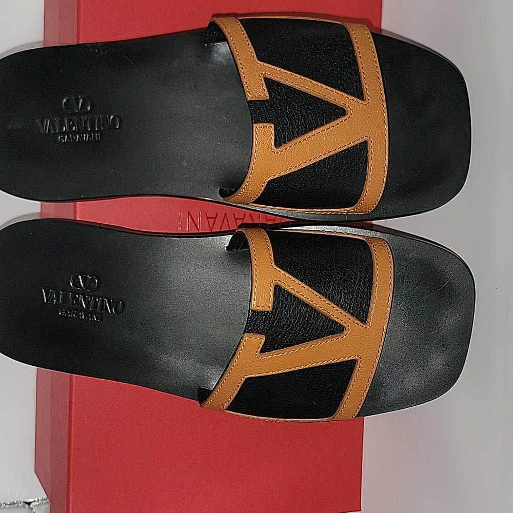 MEN Valentino Black and Brown Logo Slides SIZE 41 - Picture 1 of 10